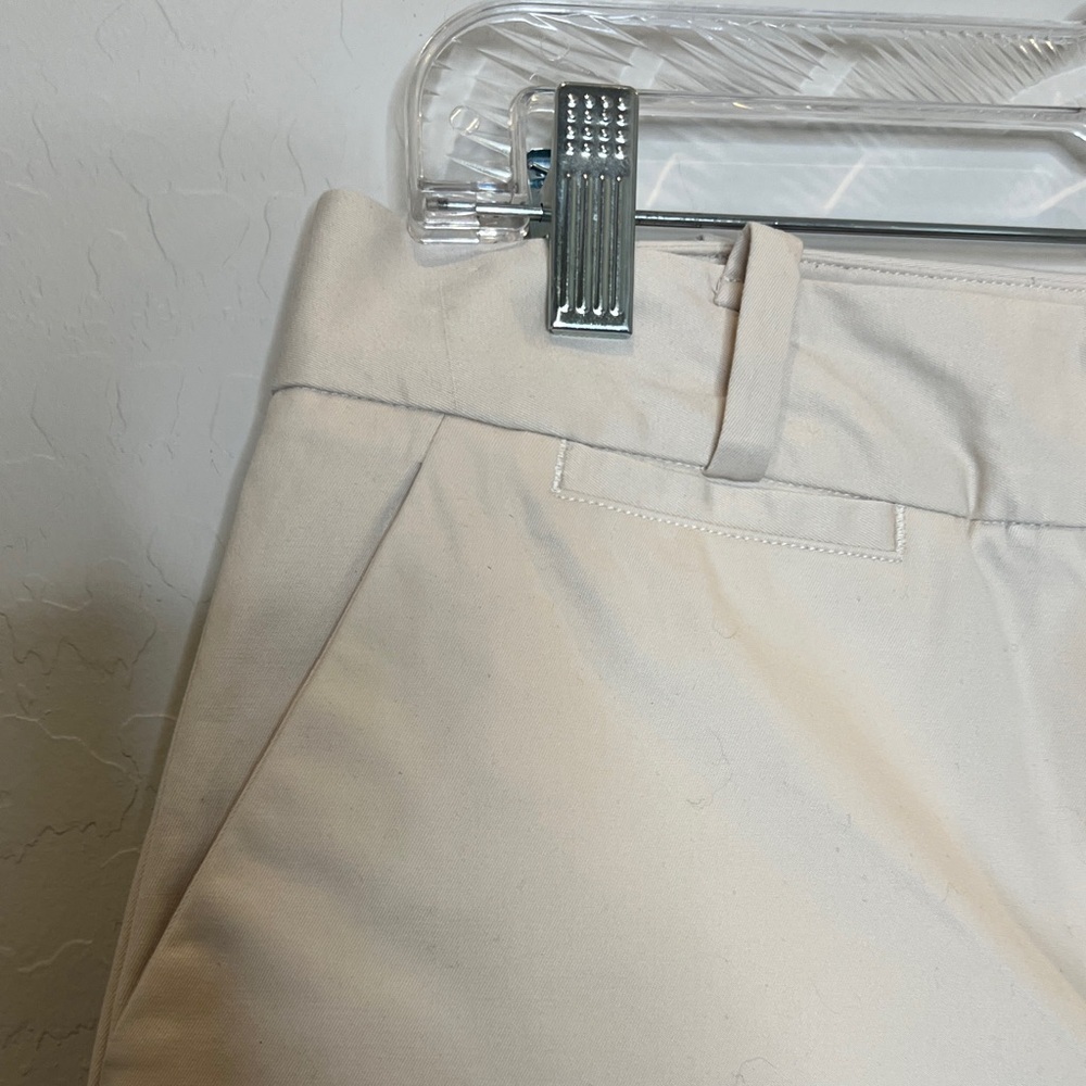 Talbots Women's Cream Bermuda Shorts size 4 - Picture 6 of 10
